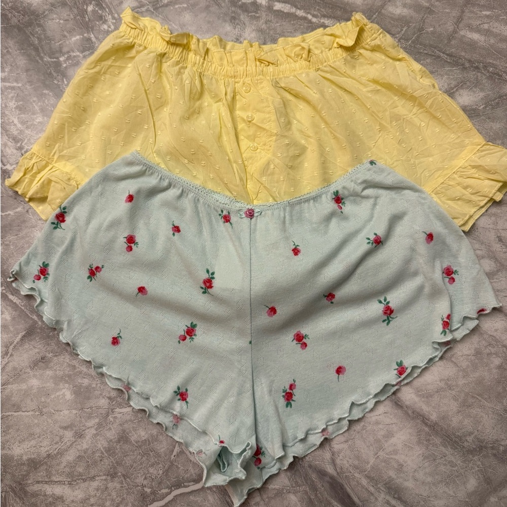 Colsie Yellow and Light Blue Floral Women's Shorts